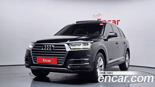 Audi Q7 2019 — photo 1