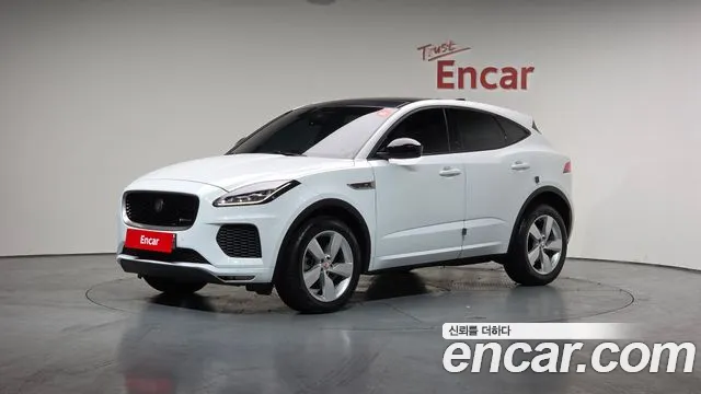 Jaguar E-PACE 2018 — photo 1