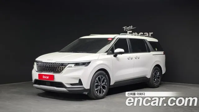 Kia Canival 2022 — photo 1