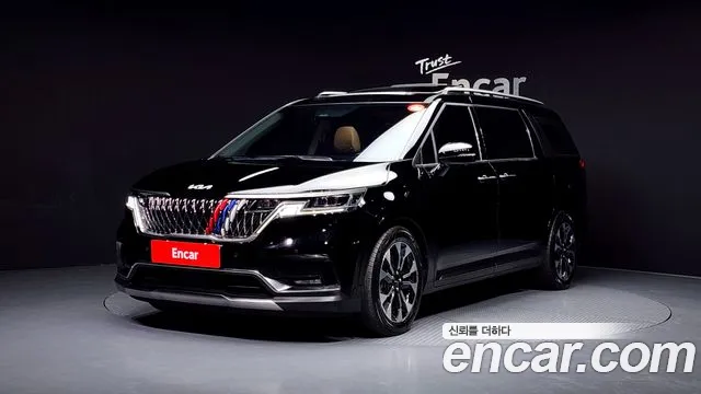 Kia Canival 2022 — photo 1
