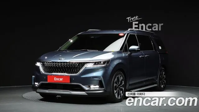 Kia Canival 2021 — photo 1