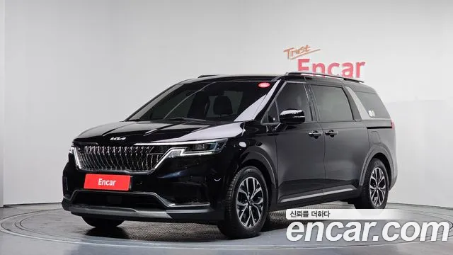 Kia Canival 2023 — photo 1