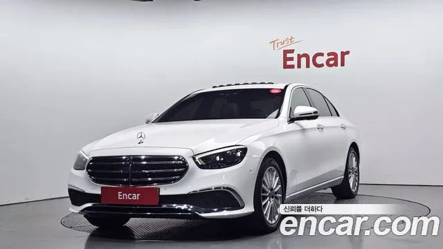 Mercedes-Benz E-Class 2022 — photo 1