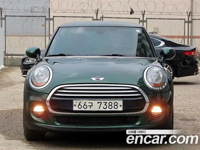 Mini Cooper 2015 — photo 1