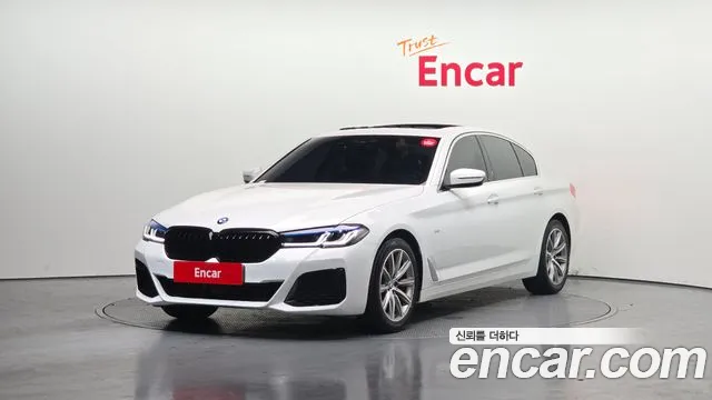 BMW 5-Series 2018 — photo 1