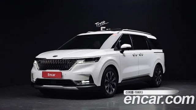 Kia Canival 2021 — photo 1