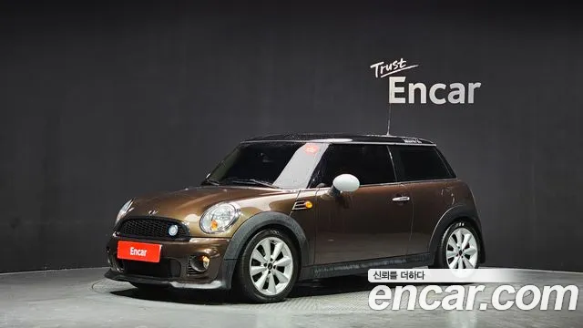 Mini Cooper 2012 — photo 1