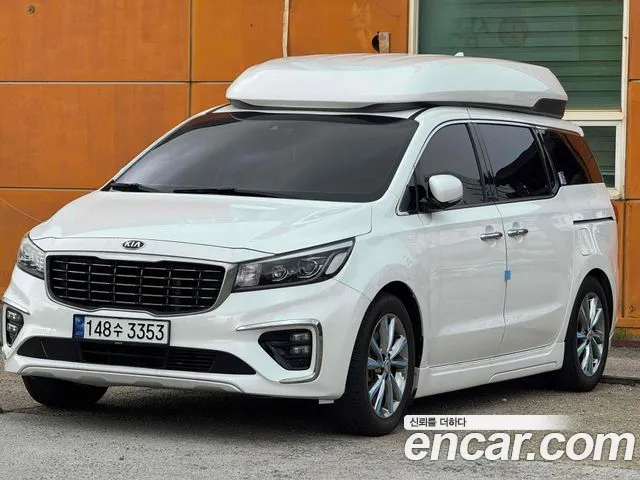 Kia Canival 2020 — photo 1