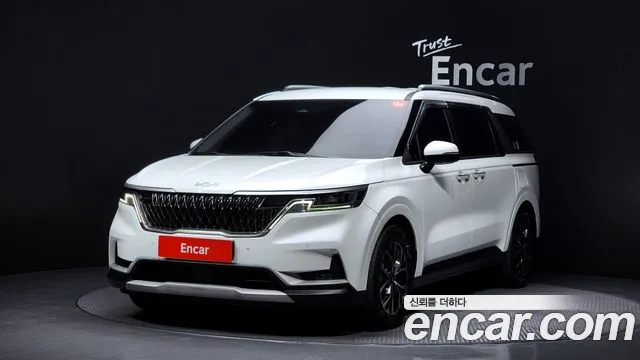 Kia Canival 2023 — photo 1