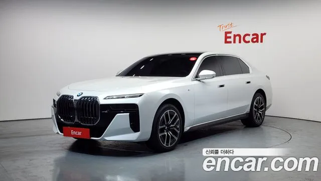 BMW 7-Series 2024 — photo 1