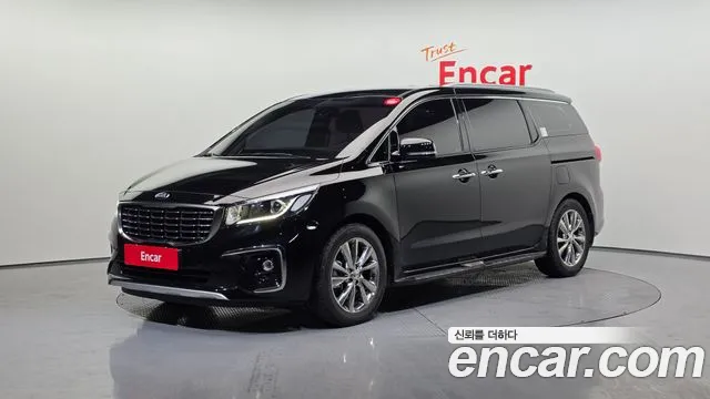 Kia Canival 2020 — photo 1