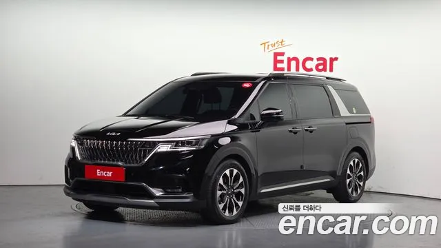 Kia Canival 2023 — photo 1