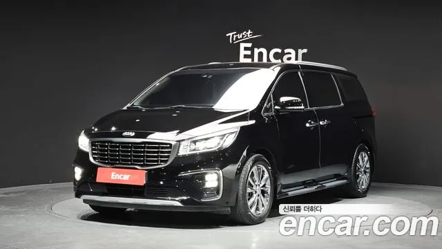 Kia Canival 2020 — photo 1