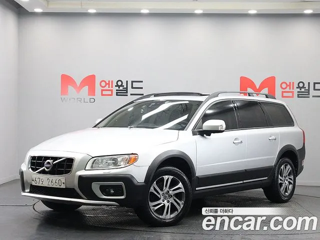 Volvo XC70 2012 — photo 1