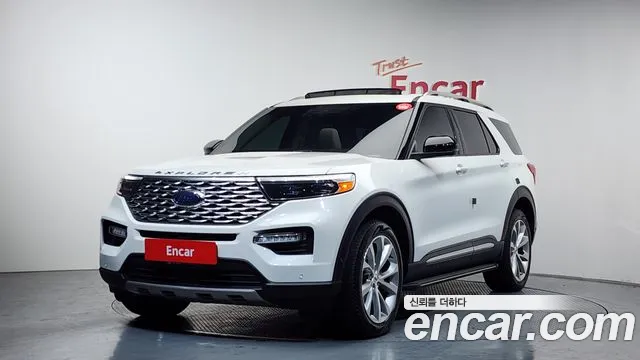 Ford Explorer 2021 — photo 1