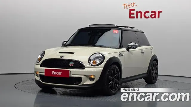 Mini Cooper 2011 — photo 1