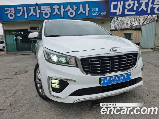 Kia Canival 2019 — photo 1