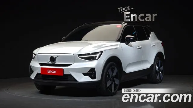 Volvo XC40 2024 — photo 1