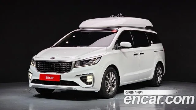 Kia Canival 2019 — photo 1