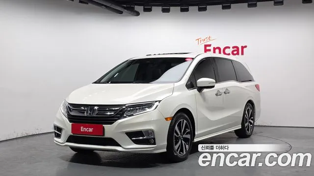 Honda Odyssey 2018 — photo 1