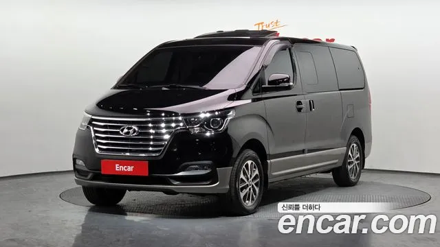 Hyundai Starex 2019 — photo 1