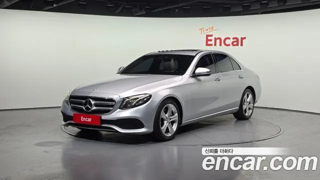 Mercedes-Benz E-Class 2017 — photo 1