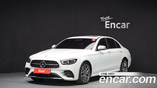 Mercedes-Benz E-Class 2023 — photo 1