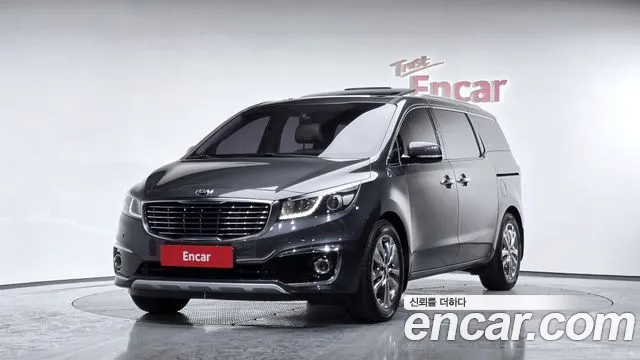 Kia Canival 2015 — photo 1