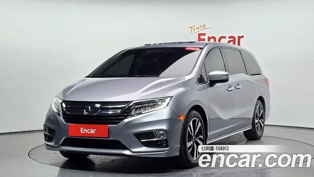 Honda Odyssey 2018 — photo 1