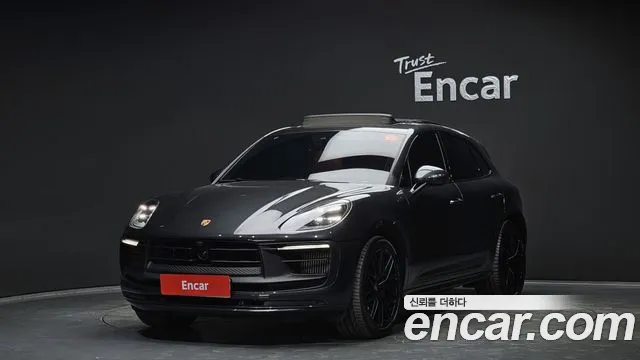 Porsche Macan 2023 — photo 1