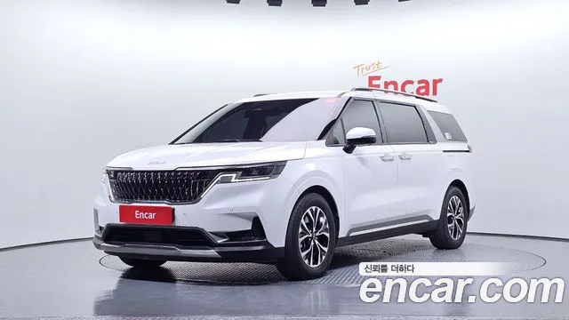 Kia Canival 2023 — photo 1