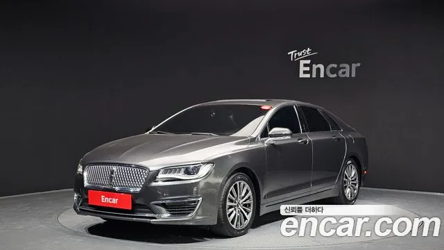 Lincoln MKZ 2019 — photo 1