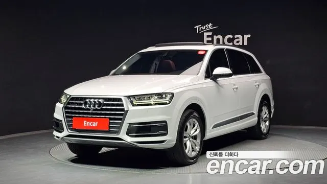 Audi Q7 2019 — photo 1