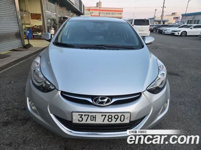 Hyundai AVANTE 2013 — photo 1