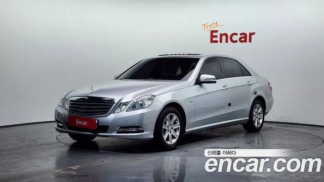 Mercedes-Benz E-Class 2012 — photo 1