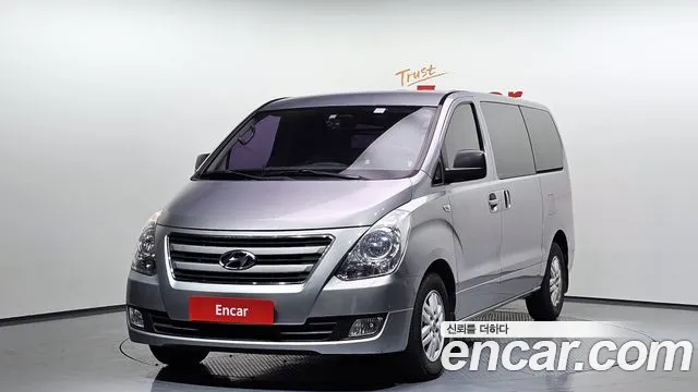 Hyundai Starex 2017 — photo 1