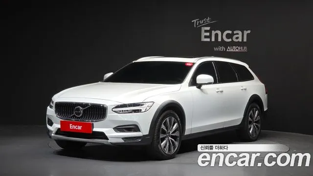 Volvo V90 2021 — photo 1