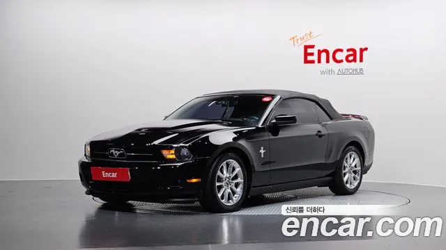 Ford Mustang 2011 — photo 1