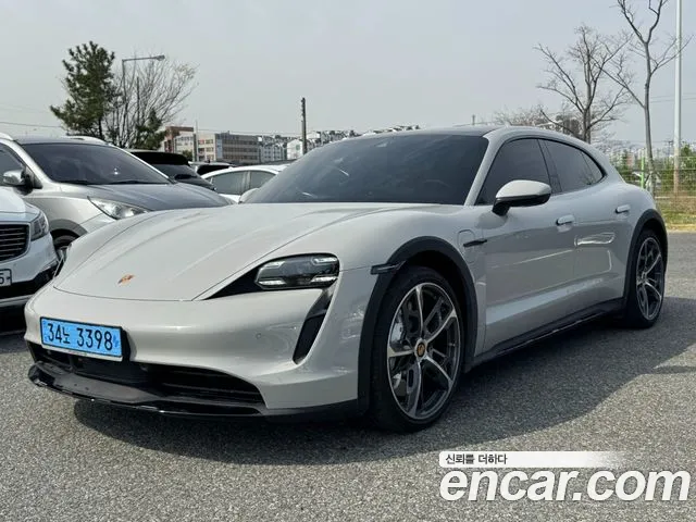 Porsche Taycan 2024 — photo 1