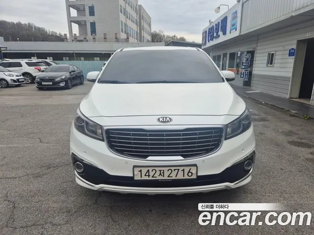 Kia Canival 2015 — photo 1