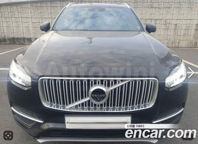 Volvo XC90 2017 — photo 1