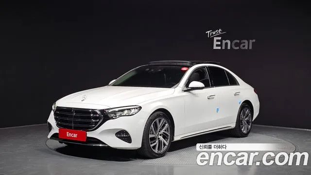 Mercedes-Benz E-Class 2024 — photo 1