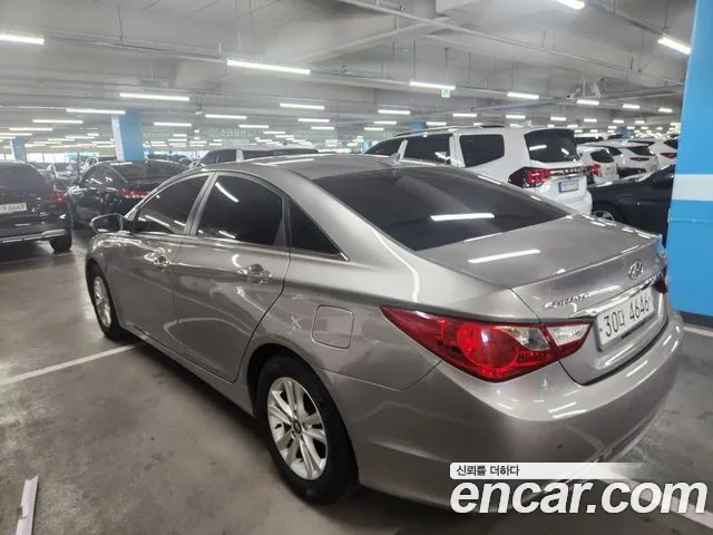 Hyundai Sonata 2010 — photo 1