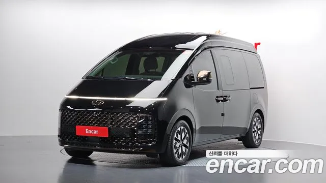 Hyundai Staria 2022 — photo 1