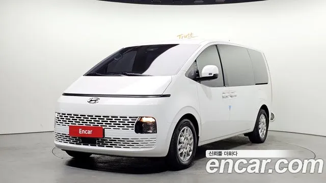 Hyundai Staria 2022 — photo 1