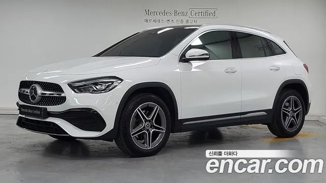 Mercedes-Benz GLA-Class 2023 — photo 1