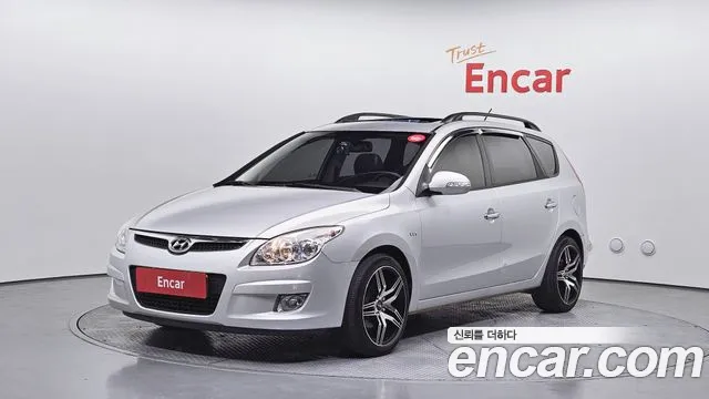 Hyundai i30 2010 — photo 1