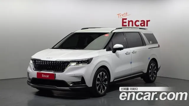 Kia Canival 2022 — photo 1