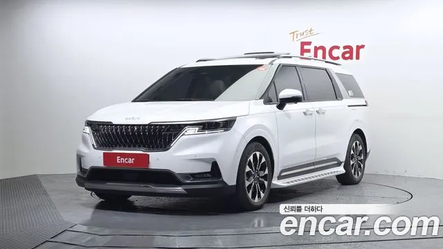 Kia Canival 2023 — photo 1
