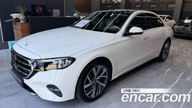 Mercedes-Benz E-Class 2024 — photo 1